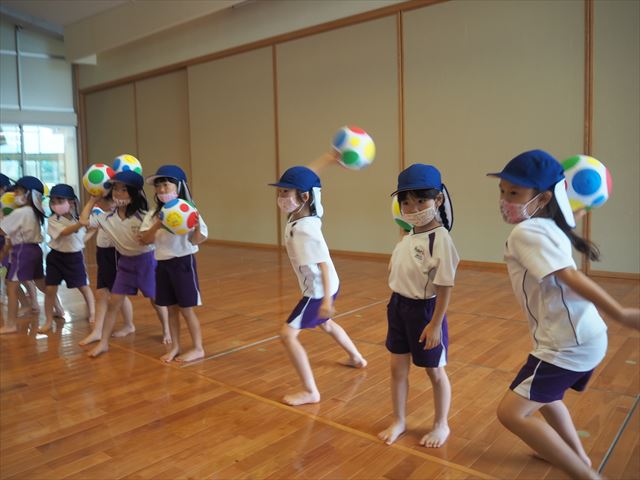 なげる 投げる はしる 走る 広島県私立ほうりん東野幼稚園