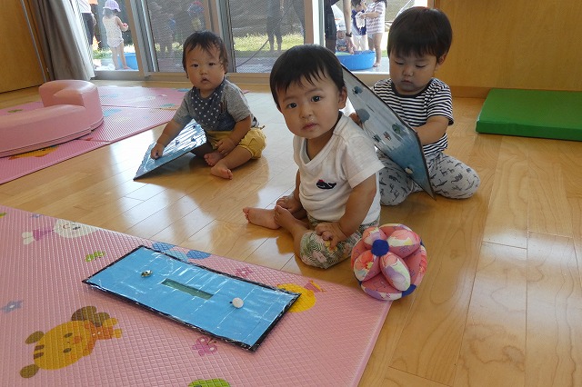 手作りおもちゃ楽しいな ０歳児 さくらんぼ ほうりんこころ保育園